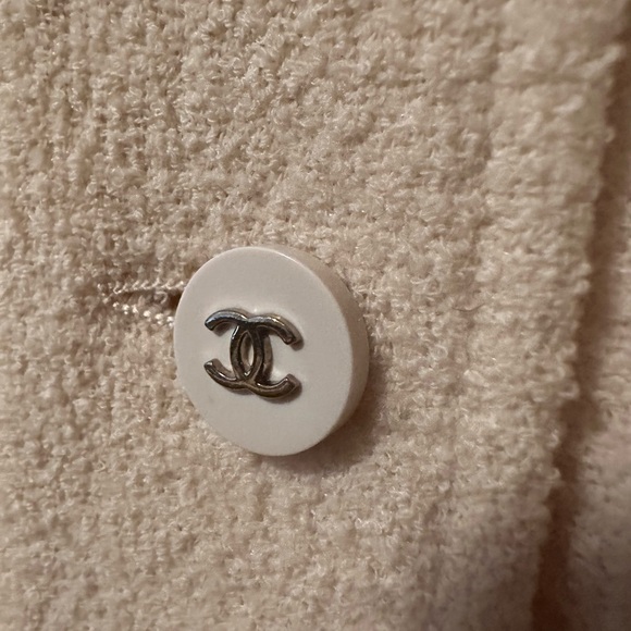 Chanel Cream Bouncle Wool Suit Eu 42 - Picture 8 of 11